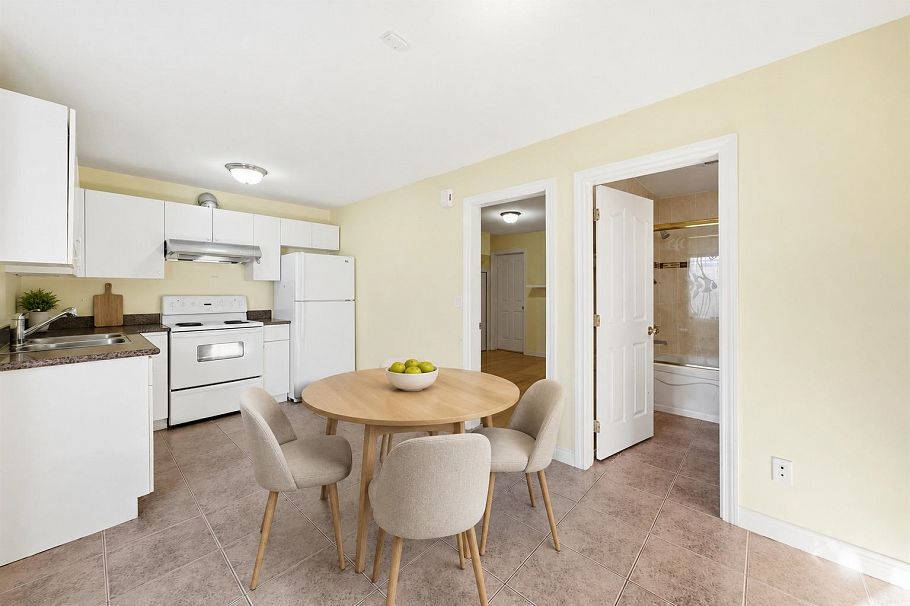 213 W 28th Street North Vancouver, BC - 8