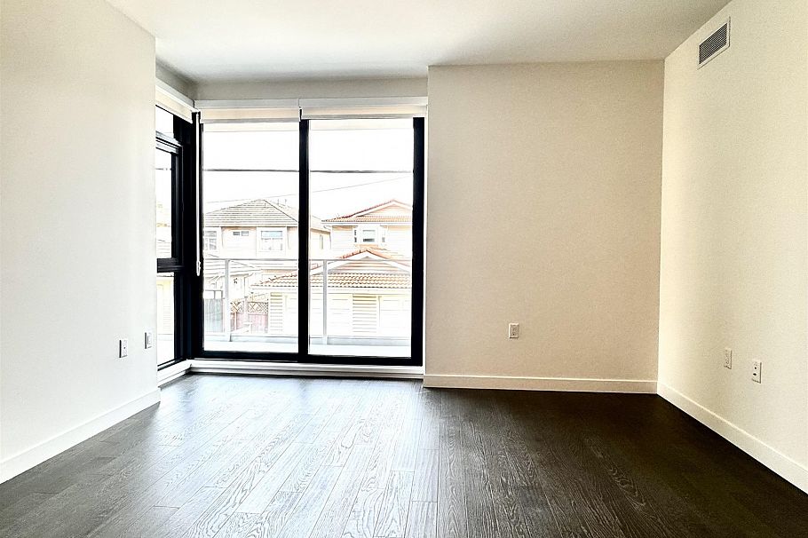 211 8398 Oak Street Vancouver, BC - 9