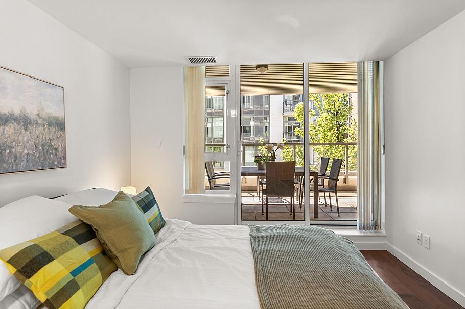 302 2507 Maple Street Vancouver, BC - 32