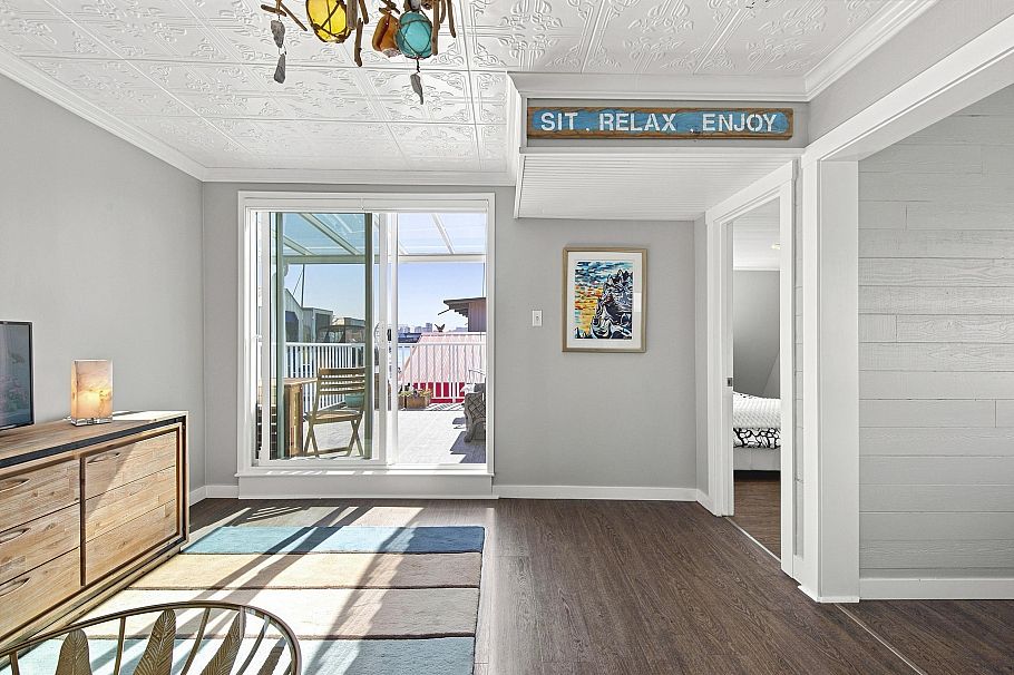 A23 415 W Esplanade Avenue North Vancouver, BC - 18