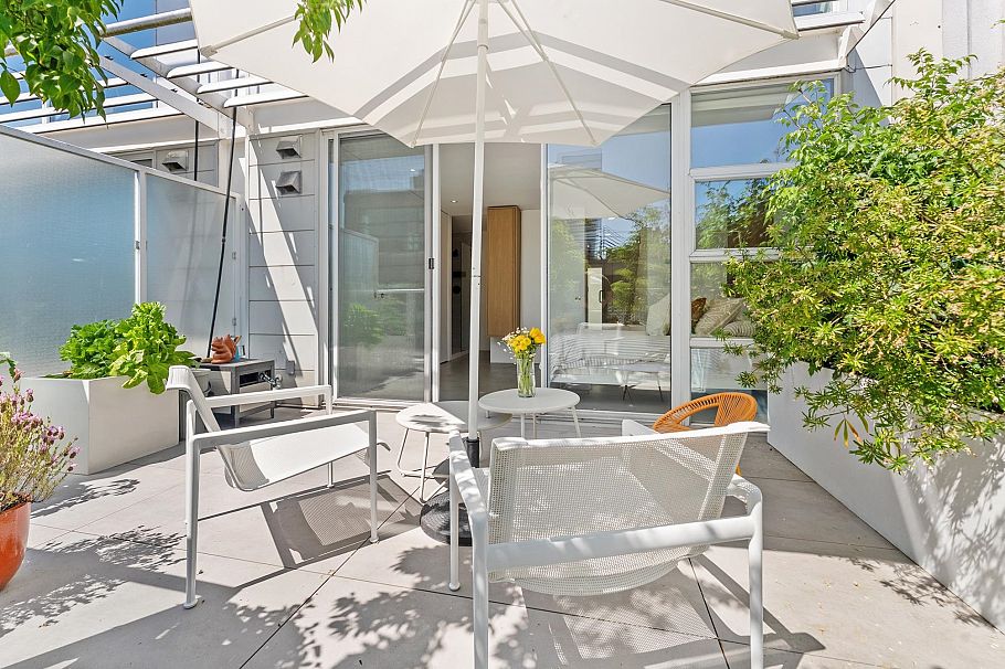 6 1650 W 1st Avenue Vancouver, BC - 25