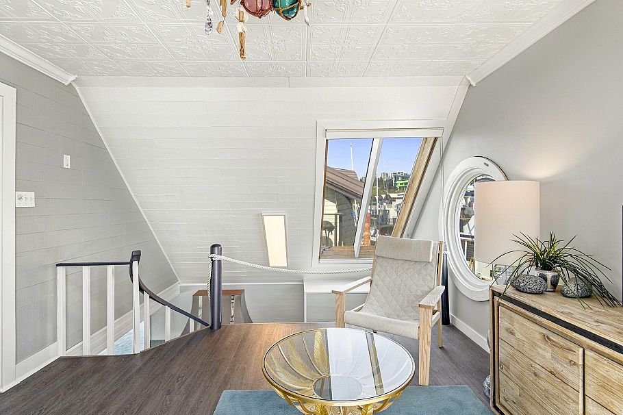 A23 415 W Esplanade Avenue North Vancouver, BC - 11