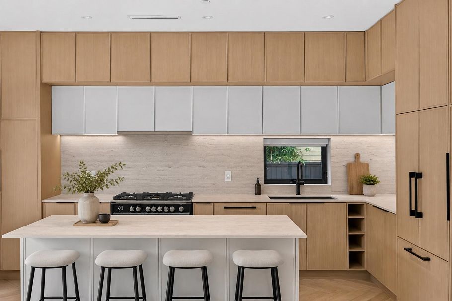2 58 E 40th Avenue Vancouver, BC - 4