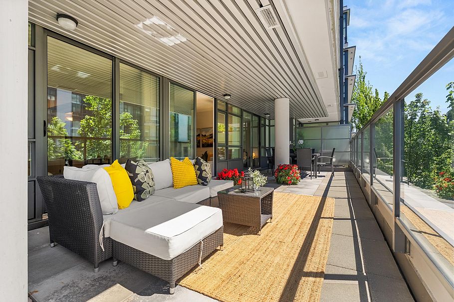 302 2507 Maple Street Vancouver, BC - 1