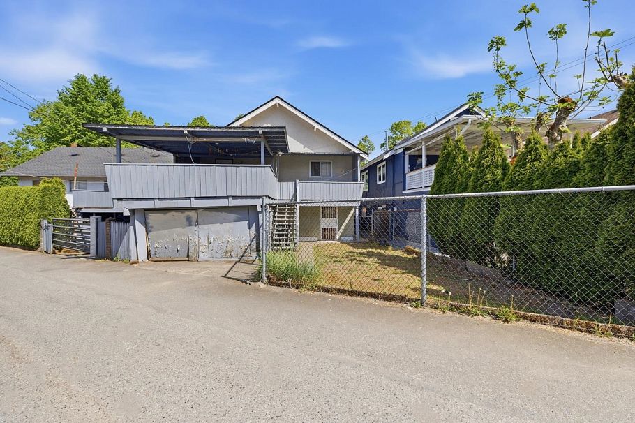 1016 E 18th Avenue Vancouver, BC - 25