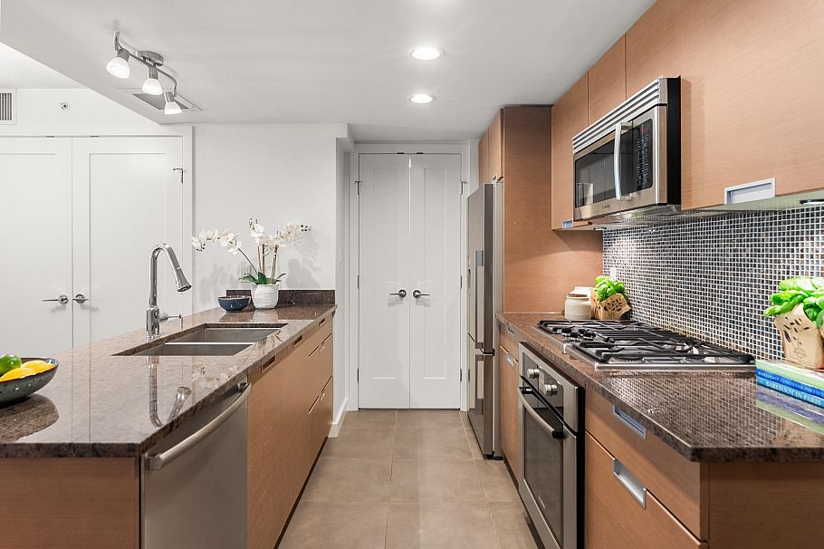 302 2507 Maple Street Vancouver, BC - 16