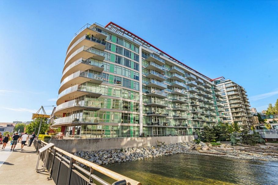 201 175 Victory Ship Way North Vancouver, BC - 34