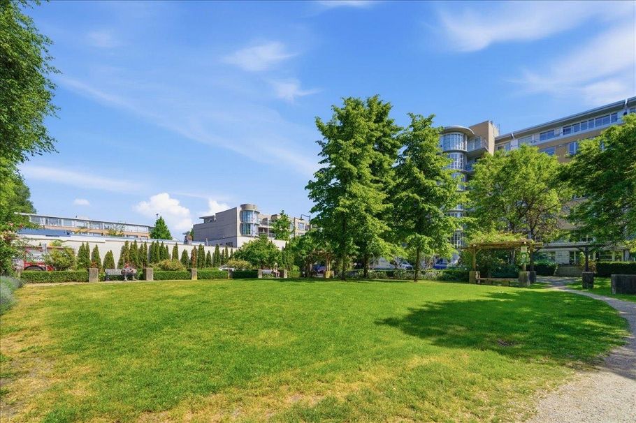 310 2137 W 10th Avenue Vancouver, BC - 25