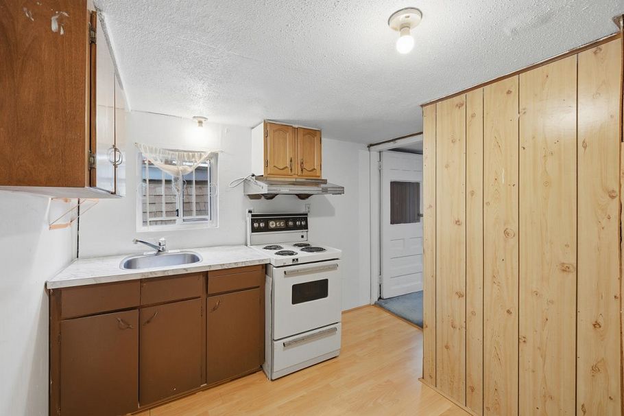 1016 E 18th Avenue Vancouver, BC - 14