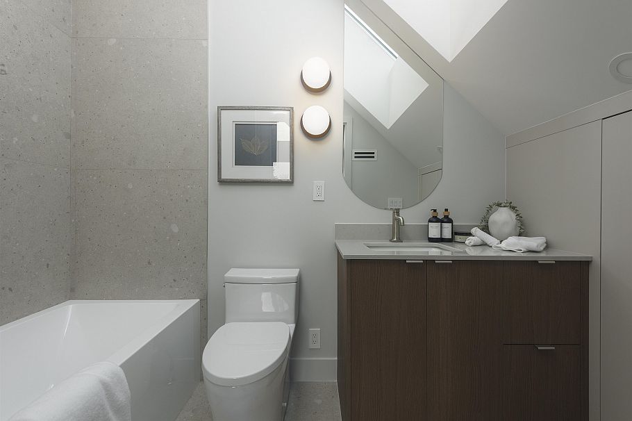 1 2637 W 12th Avenue Vancouver, BC - 22