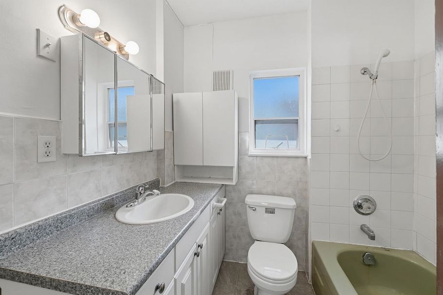 1016 E 18th Avenue Vancouver, BC - 11