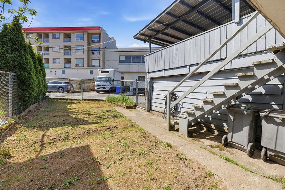 1016 E 18th Avenue Vancouver, BC - 23