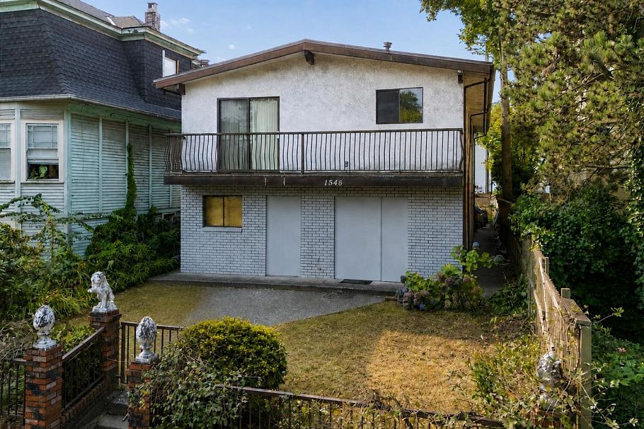 1546 Adanac Street Vancouver, BC - 1
