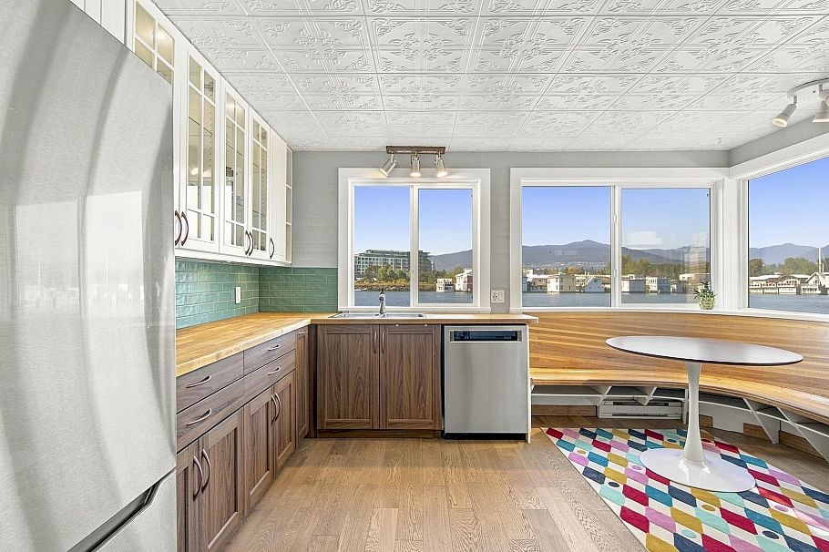 A23 415 W Esplanade Avenue North Vancouver, BC - 4