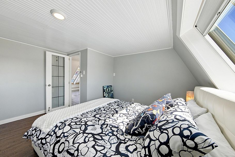 A23 415 W Esplanade Avenue North Vancouver, BC - 16