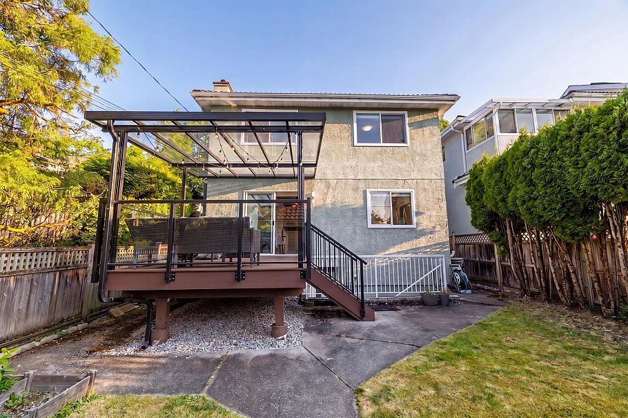 2950 W 15th Avenue Vancouver, BC - 28