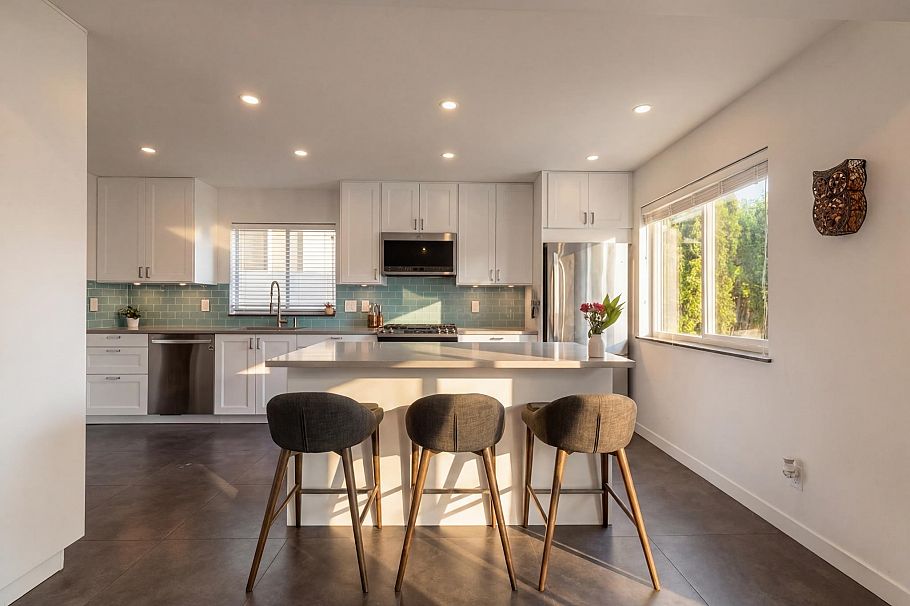 2950 W 15th Avenue Vancouver, BC - 10
