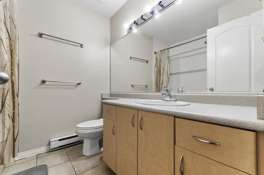 203 5625 Senlac Street Vancouver, BC - 6