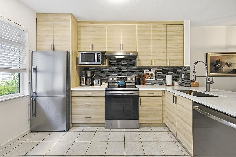 8529 Jellicoe Street Vancouver, BC - 8