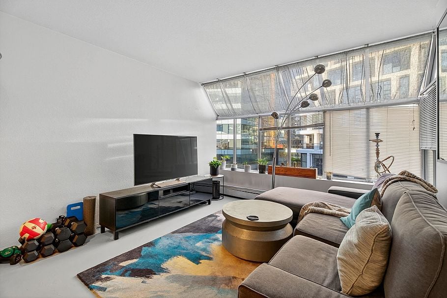 902 950 Drake Street Vancouver, BC - 2