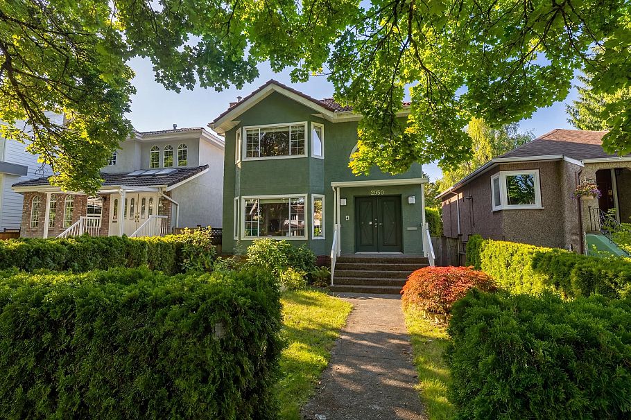 2950 W 15th Avenue Vancouver, BC - 1