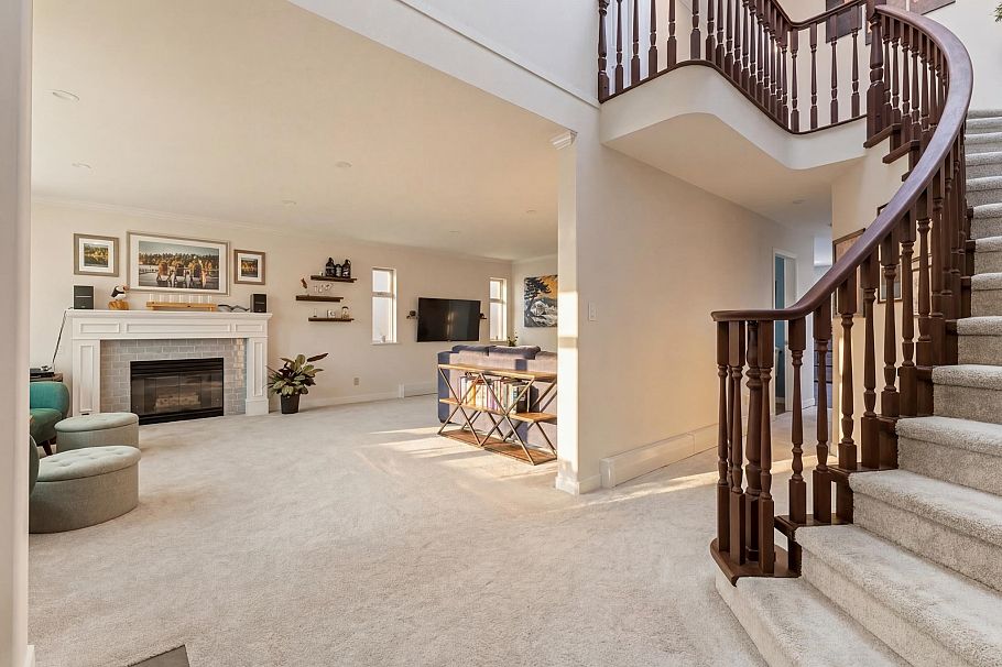 2950 W 15th Avenue Vancouver, BC - 2