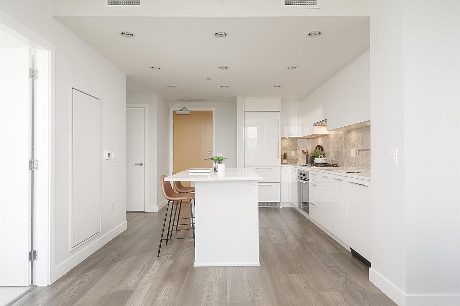 1303 5410 Shortcut Road Vancouver, BC - 2
