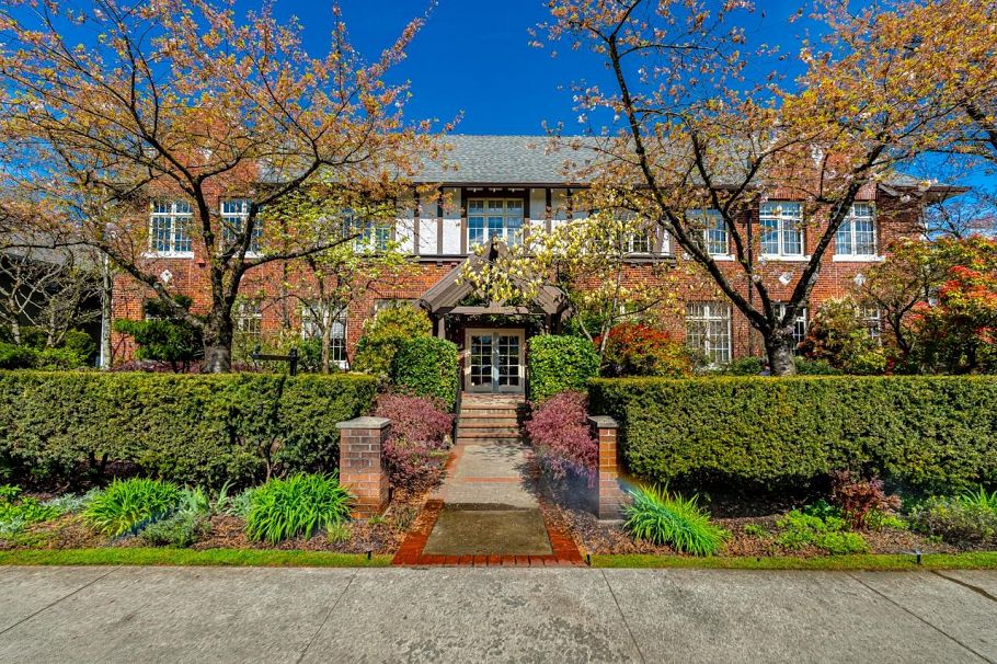 207 1811 W 16th Avenue Vancouver, BC - 2
