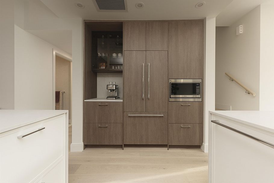 382 W 45th Avenue Vancouver, BC - 4