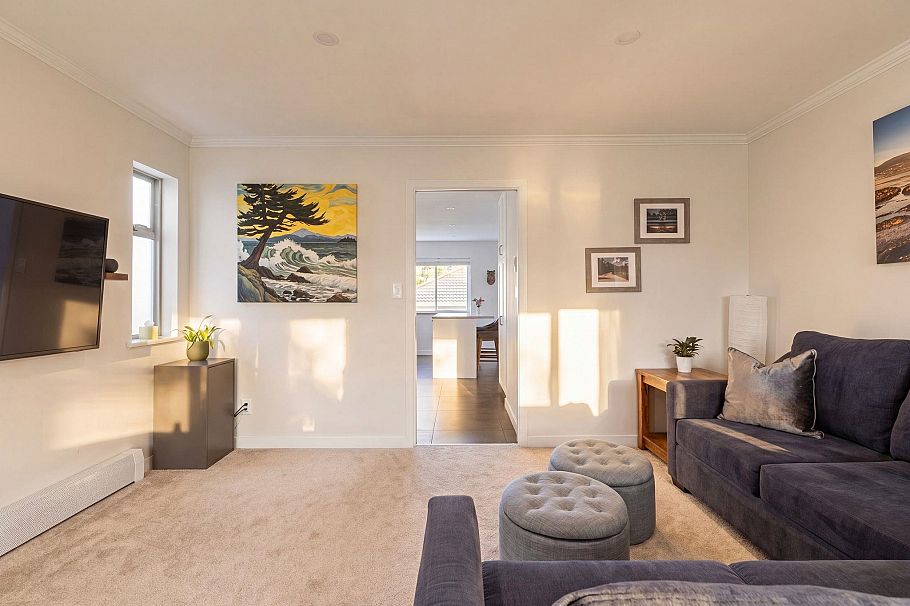 2950 W 15th Avenue Vancouver, BC - 6