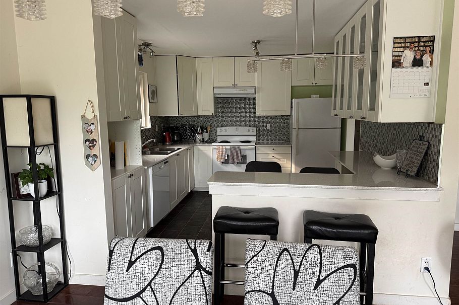 3990 Mt Seymour Parkway North Vancouver, BC - 3