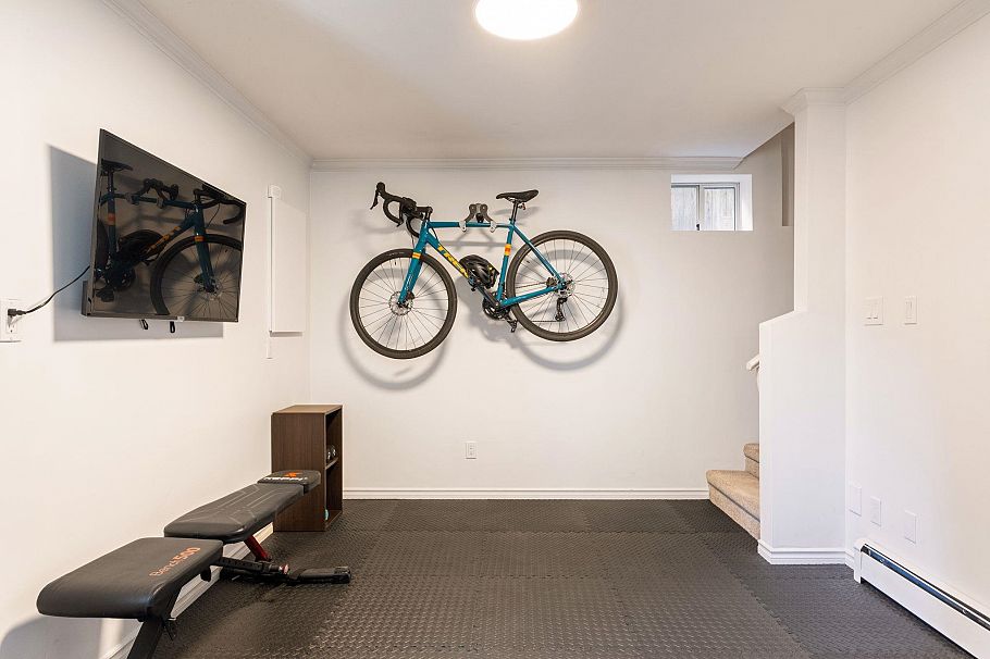 2950 W 15th Avenue Vancouver, BC - 23