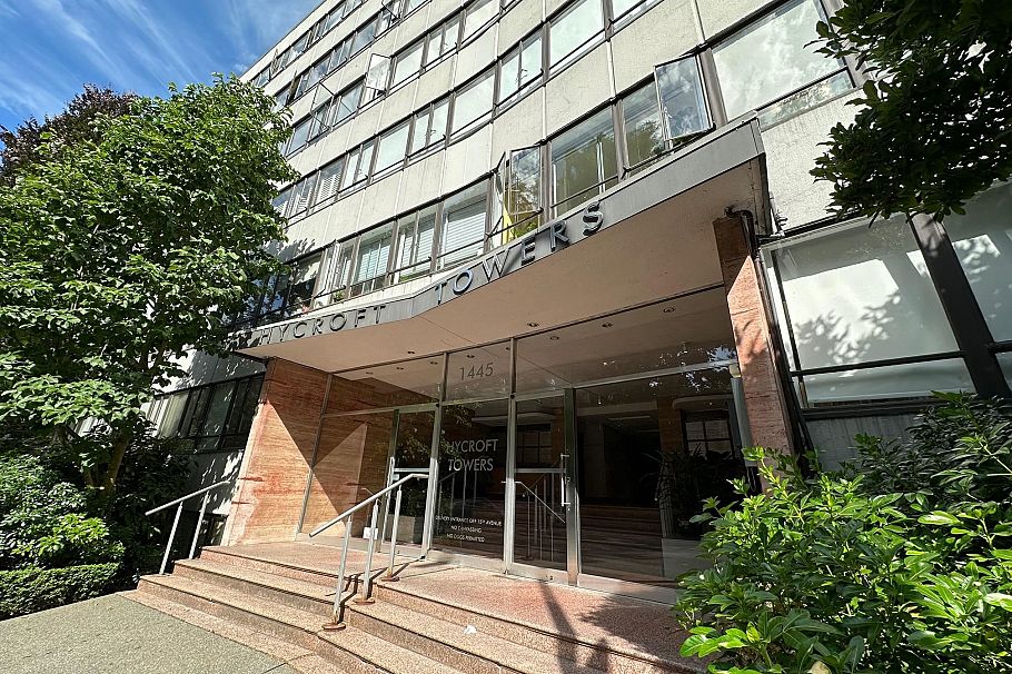 715 1445 Marpole Avenue Vancouver, BC - 32