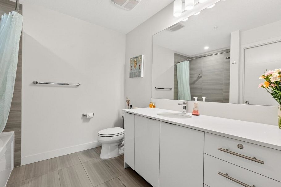 423 723 W 3rd Street North Vancouver, BC - 17