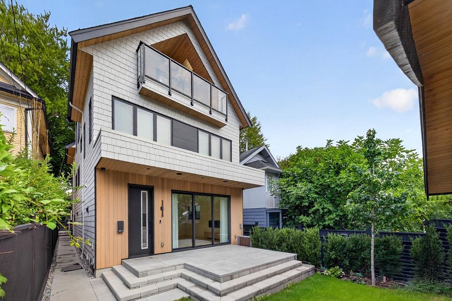 2 58 E 40th Avenue Vancouver, BC - 1