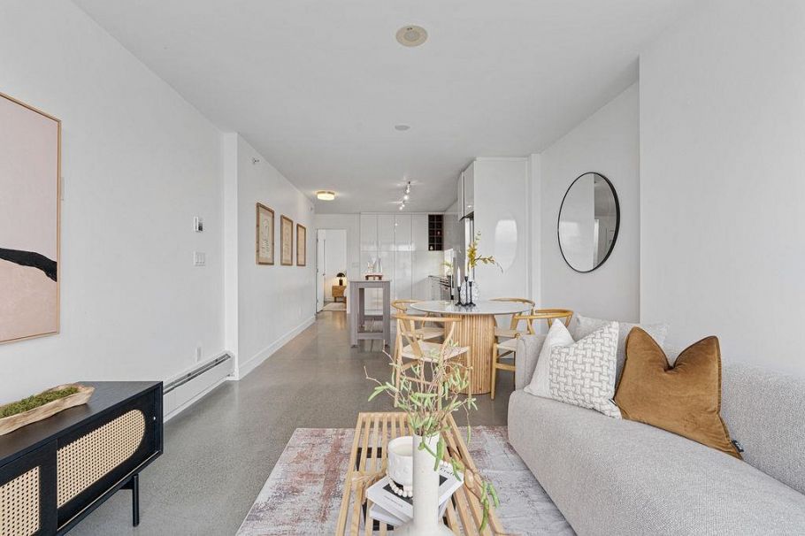 231 E Pender Street Vancouver, BC - 4