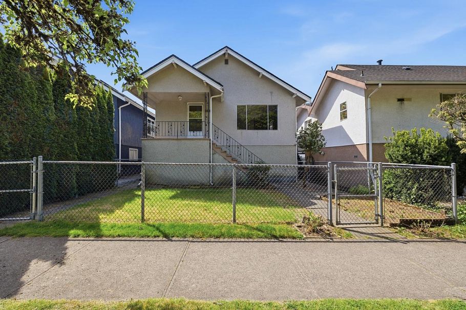 1016 E 18th Avenue Vancouver, BC - 26