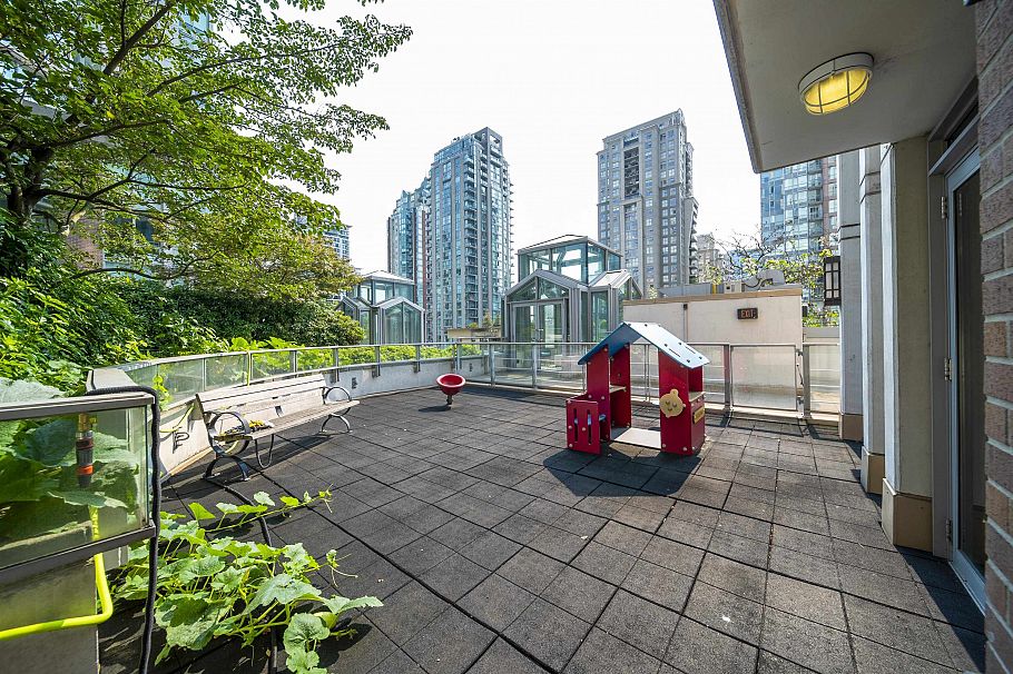 2101 565 Smithe Street Vancouver, BC - 23