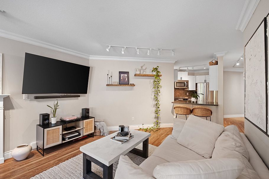 102 123 E 6th Street North Vancouver, BC - 9