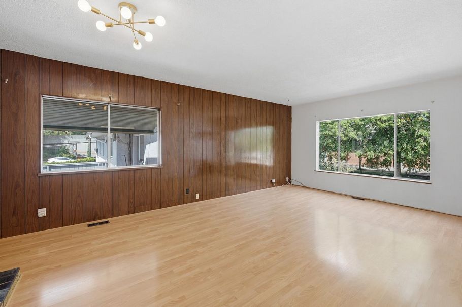 1016 E 18th Avenue Vancouver, BC - 2