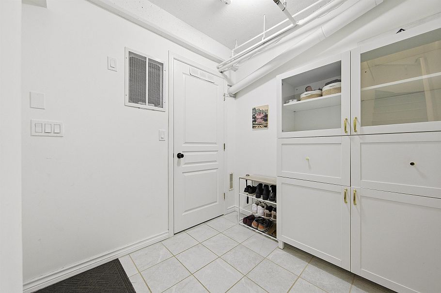 8529 Jellicoe Street Vancouver, BC - 20