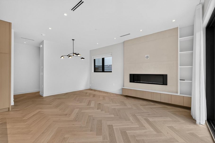2 58 E 40th Avenue Vancouver, BC - 9