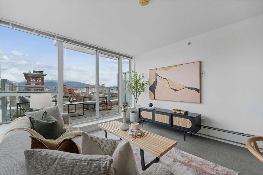 231 E Pender Street Vancouver, BC - 3