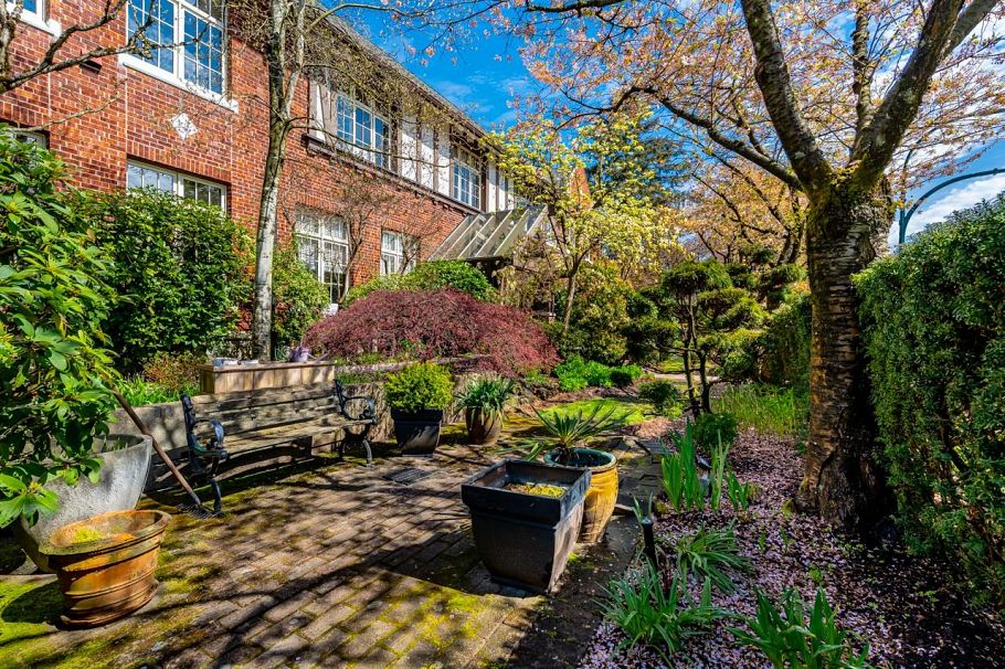 207 1811 W 16th Avenue Vancouver, BC - 32