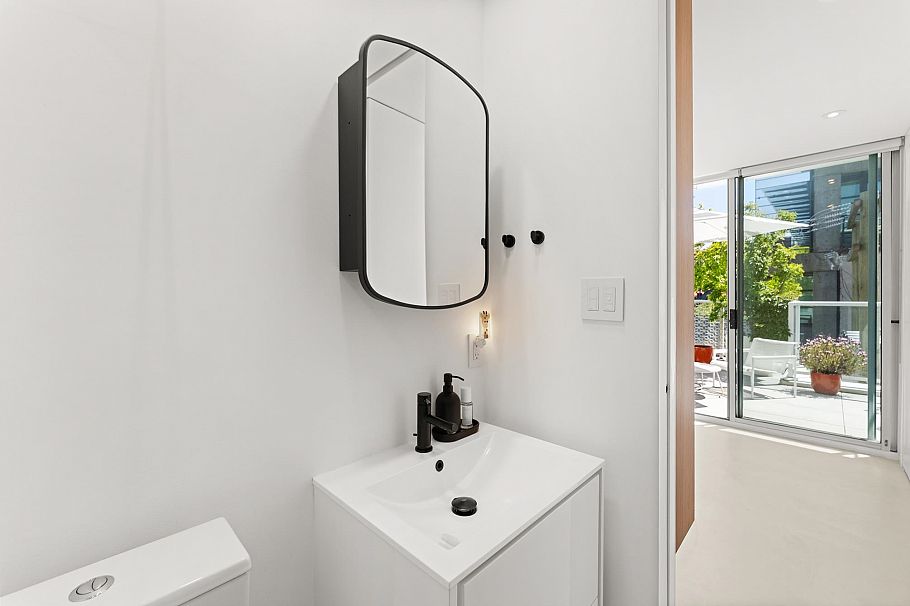 6 1650 W 1st Avenue Vancouver, BC - 21