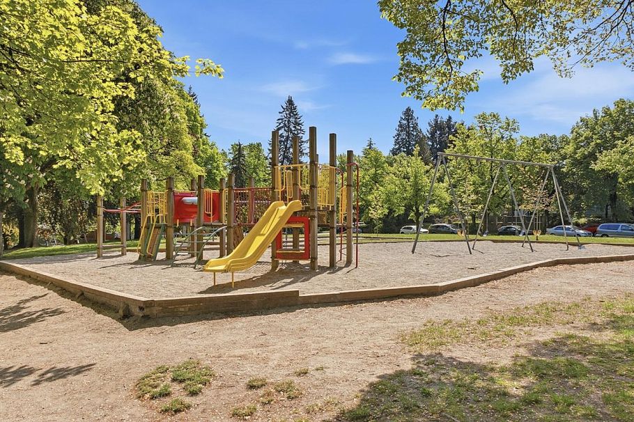 1016 E 18th Avenue Vancouver, BC - 33