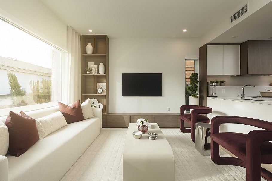 382 W 45th Avenue Vancouver, BC - 1