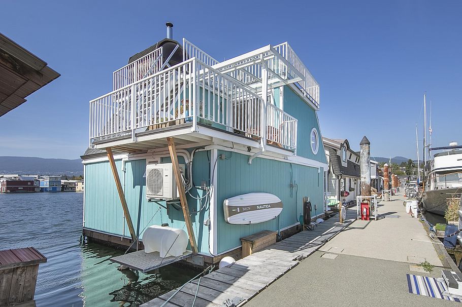 A23 415 W Esplanade Avenue North Vancouver, BC - 23