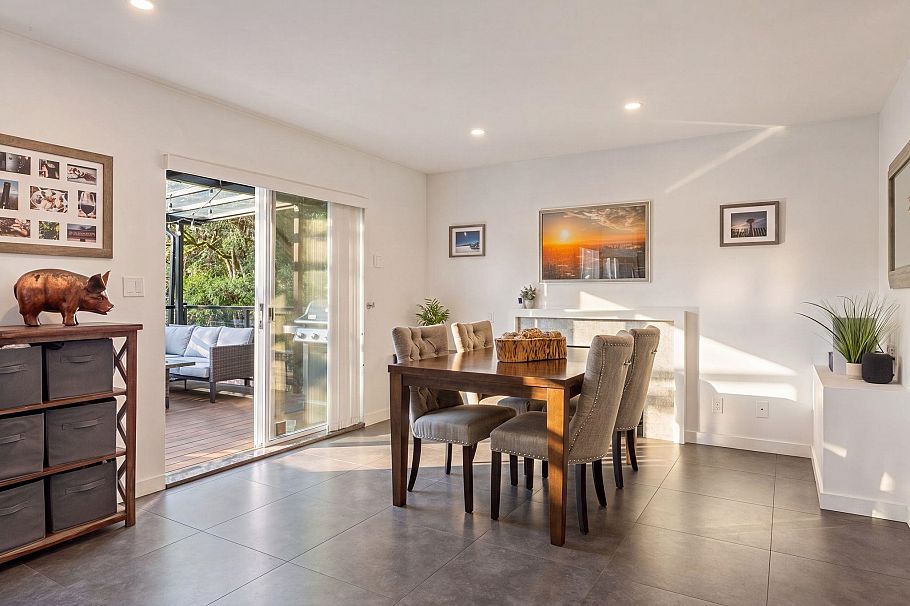 2950 W 15th Avenue Vancouver, BC - 12