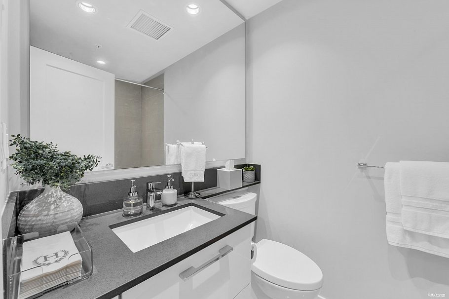 1309 118 Carrie Cates Court North Vancouver, BC - 22